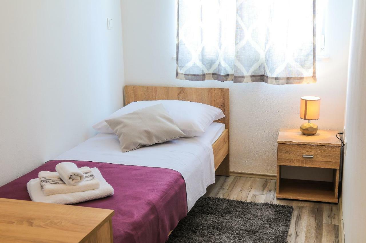 Apartment Petar Каштела Экстерьер фото
